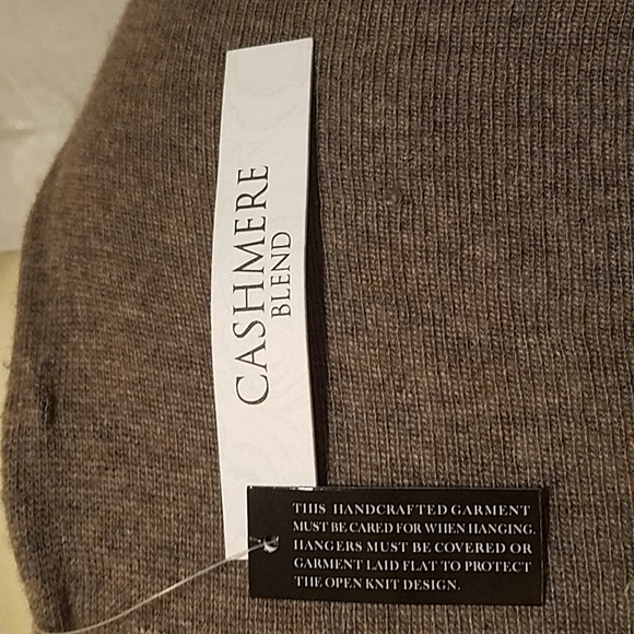 Neiman Marcus Cashmere Blend Tiger striped sweater🐾 - Picture 5 of 9